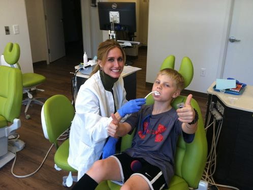 Atlanta pediatric dentist - thumbs up